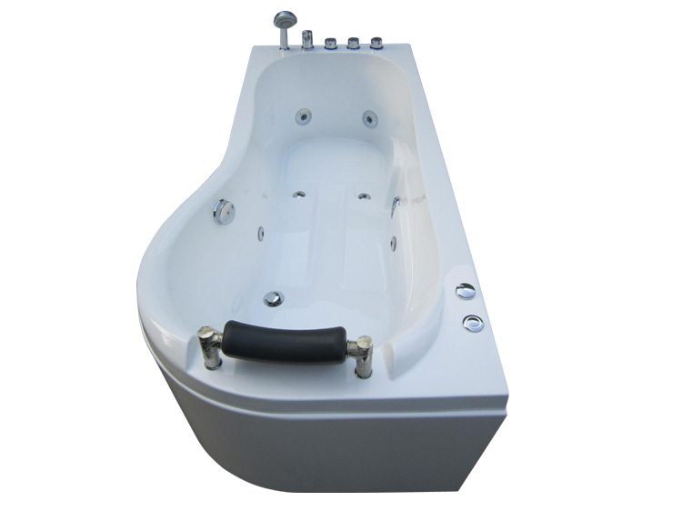Small portable plastic bathtub for adult