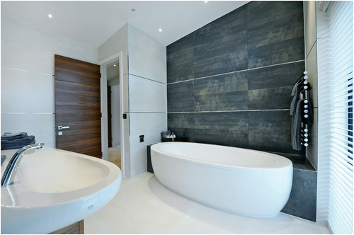 semi recessed freestanding bath