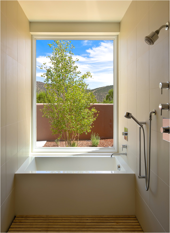 tubs for small bathrooms