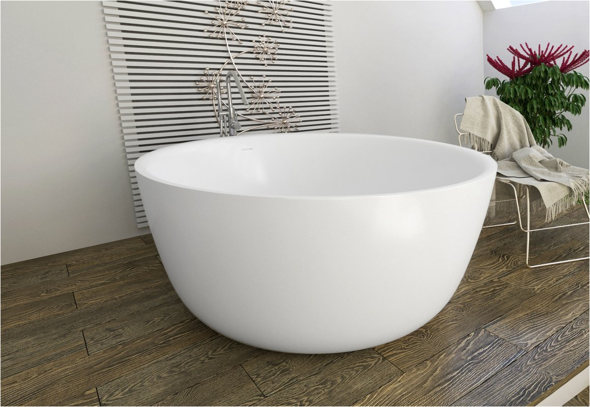 small freestanding bathtubs