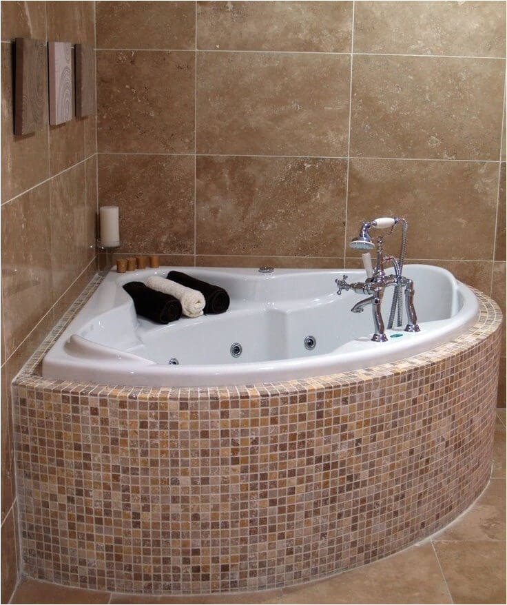 corner tubs for small bathrooms