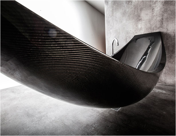 vessel bathtub features hammock style bathtub from splinter works