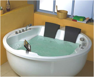 what are different types of bathtubs