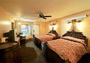 2 Bedroom Suites Near Disney World Florida Disney Resort Hotels Disney S Caribbean Beach Resort Pirate Room