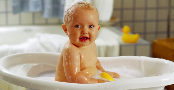 Baby Bath Tub Images Cute Baby In Bath Tub Motherhoodcare