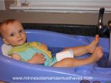 Baby Bath Tub with Temperature Indicator B2b 4moms Cleanwater Infant Tub Review & Giveaway Must