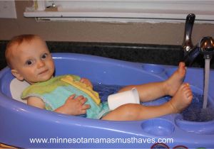 Baby Bath Tub with Temperature Indicator B2b 4moms Cleanwater Infant Tub Review & Giveaway Must