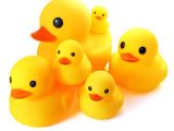 Baby Bathtub Ducks Novelty Place Float and Squeak 6 Rubber Duck Family Pack