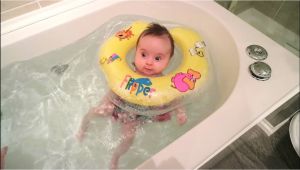 Baby Bathtub Materials Baby Neck Float Our 10 Week Old Baby Swimming In the Bath