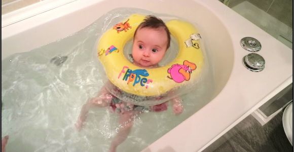 Baby Bathtub Materials Baby Neck Float Our 10 Week Old Baby Swimming In the Bath