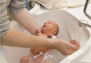 Baby Bathtub No Can You Put A Premature Baby In A Bath Tub