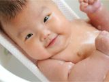 Baby Bathtubs for Newborns Baby’s First Bath How to Bathe A Newborn