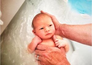 Baby Boy Bathtubs Jools Oliver Posts First Snapshot Of Newborn Baby River On