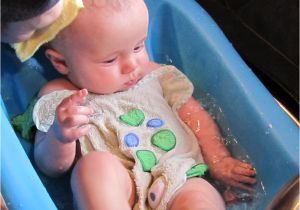 Bathtubs for New Baby Summer Infant Cushy Cradler Newborn Baby Bath Review