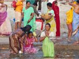 Bathtubs India Hindu Pilgrims Bathing River Ganges Varanasi India Stock