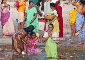 Bathtubs India Hindu Pilgrims Bathing River Ganges Varanasi India Stock