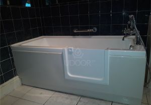 Bathtubs with Side Doors Bathtub with Plastic or Wooden Front Panel Udoor