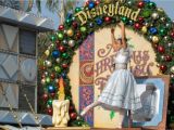 Best Christmas Decorations at Disney World Going to Disneyland at Christmas Pros and Cons