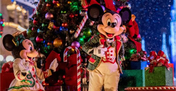 Best Christmas Decorations at Disney World Things to Do for Christmas with Kids at Disney World Minitime