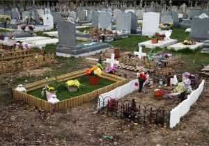 Cemetery Plot Decoration Ideas Cemetery Decoration Ideas Elitflat