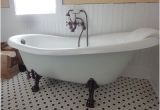 Claw Feet Bathtubs 1900 Farmhouse Clawfoot Tub & Fixtures