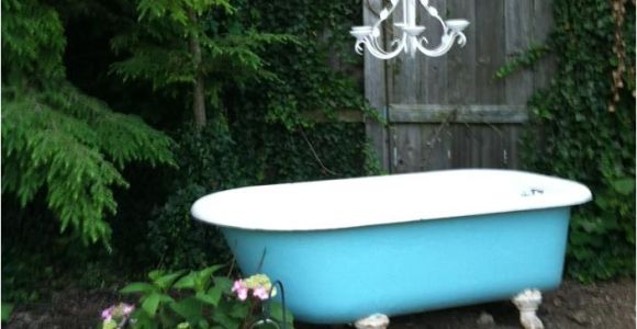 Claw Foot Bath Garden Painted Claw Foot Cast Iron Tub Adorned with Repurposed