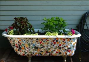 Clawfoot Bathtub Planter 11 Creative Ways to Upcycle Old Bathtub