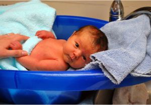 Do I Need A Baby Bathtub Everything Moms Need to Know About Giving Baby A Bath