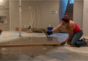 Floor Leveling Contractor Diy Self Leveling Underlayment Youtube