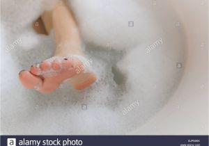 Foot Bathtub with Bubbles soap Bubble Stock S & soap Bubble Stock Alamy