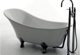 Freestanding Bathtub Table Freestanding Bathtub In Modern Bathroom