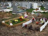 Gravesite Decoration Ideas Cemetery Decoration Ideas Elitflat