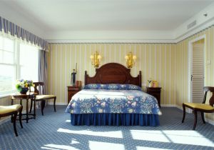 Hotels with 2 Bedroom Suites Near Disney World Disney Hotels Newport Bay Club Admirals Floor Suite Disneyland