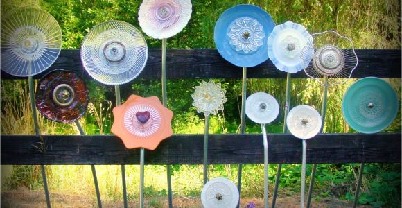 How to Make Inexpensive Flower Plate Garden Art Spittin toad Garden Art From Up Cycled Dishes
