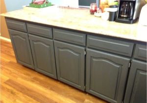 How to Refinish Cabinets with Paint Using Chalk Paint to Refinish Kitchen Cabinets Wilker Do S