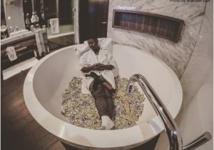 Is Bathtubs soaking Blac Youngsta Takes Bath In 200k Cash