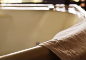 Jacuzzi Bathtub Benefits 5 Benefits Of Having A Whirlpool Jacuzzi Tub Sin City