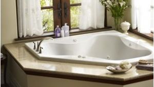 Jacuzzi Bathtub Decorating Ideas Step or No Step Can T Decide Not Sure How It Will Work