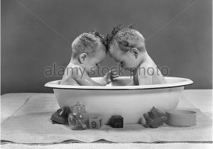Metal Baby Bathtub Children Bathing Boy Girl Tub Stock S & Children