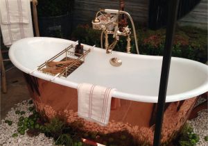 Outdoor Copper Bathtub Copper Tub Sits In An Outside Garden Bathroom so Pretty