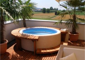 Outdoor Jetted Bathtub How to Choose the Outdoor Jacuzzi theydesign