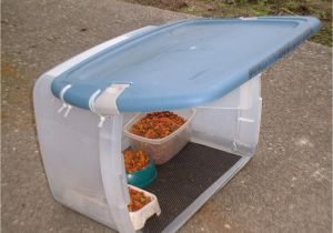 Outside Bathtub Plastic Outdoor Feral Cat Feeding Station Uses "rubbermaid Type