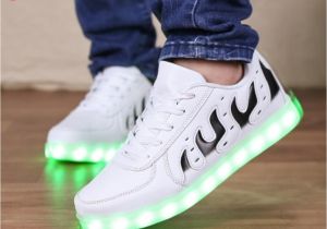 Sneakers that Light Up 2017 New Men Fashion Luminous Shoes High top Led Lights Usb Charging
