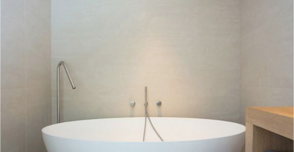 Which Bathtubs soaking Cocoon Salinas Free Standing Bathtub bycocoon