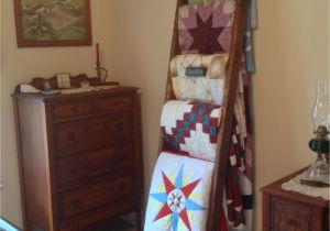 Wooden Ladder Blanket Rack Old Ladder Turned Into A Quilt Rack Home Decor Ideas Pinterest